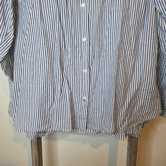⭐️40% Off⭐️ Old Navy The Classic Shirt in  Blue Stripe - Picture 3 of 14